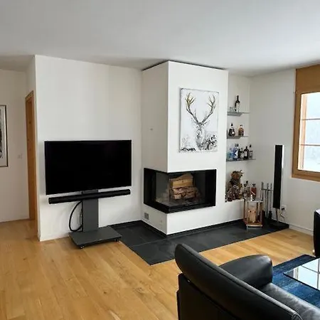 Modern Flat With View 아파트 다보스